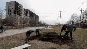 Ruins of Mariupol / Zdevastované město Mariupol.