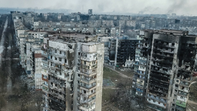 Ruins of Mariupol / Zdevastované město Mariupol.