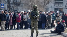 Mariupol, kde civilisté čekají na pomoc.