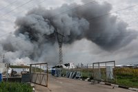Jeden z největších útoků na Rusko: 6 mrtvých, sklad Wildberries v plamenech i zásah důležité továrny