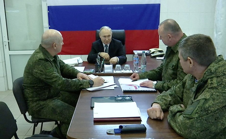Vladimir Putin na návštěvě Chersonské oblasti (18. 4. 2023)