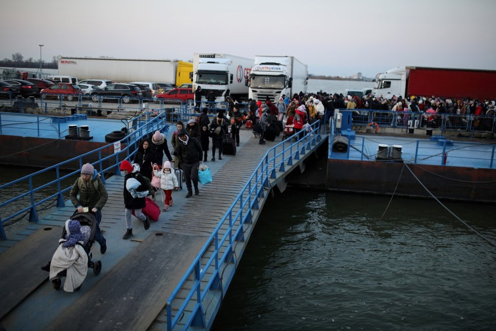 Ukrajinští uprchlíci mířící do Rumunska, nebo přejíždějící přes Rumunsko )5. 3. 2022)