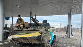 Válečné trofeje: Ukrajincům se podařilo zabavit velké množství ruské vojenské techniky