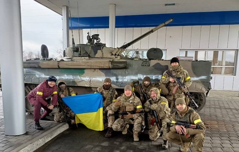 Ukrajina dál vzdoruje: CIA potají trénovala vojáky zabíjet Rusy? Program měl běžet roky