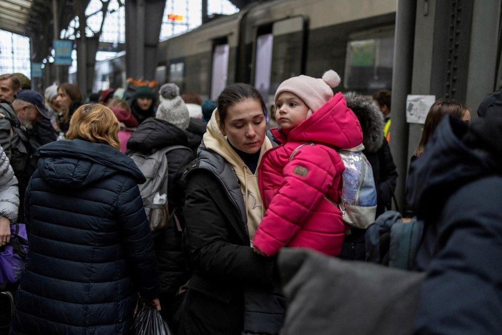 Lidé utíkají z Ukrajiny.