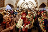 Zelenskyj kývl na posun Vánoc na Ukrajině. Místo ledna se budou slavit 25. prosince