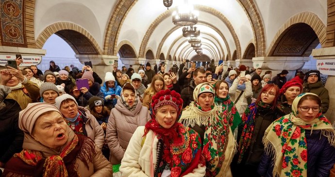 Zelenskyj přesouvá na Ukrajině Vánoce. Místo ledna se budou slavit 25. prosince