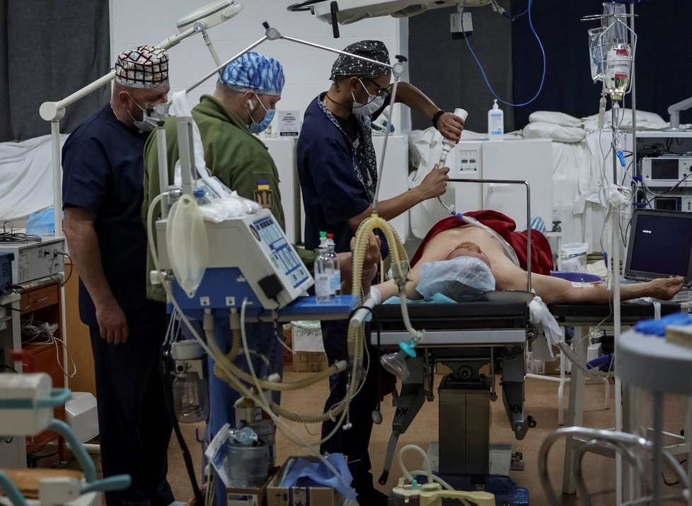 Zranění Ukrajinci v záporožské nemocnici (11. 5. 2022)
