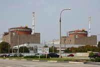 ONLINE: Jaderná elektrárna v Záporoží je po ostřelování bez proudu. A KLDR dodává Putinovi munici