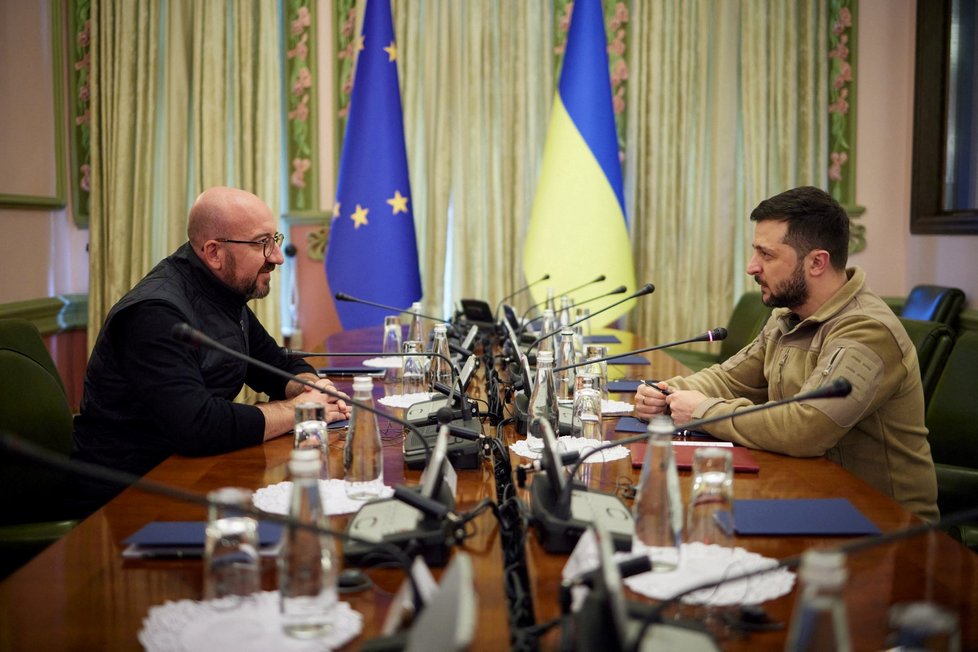 Volodymyr Zelenskyj a předseda Evropské rady Charles Michel (20. 4. 2022)