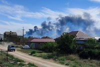 ONLINE: Po Krymu se výbuchy ozvaly i z běloruského letiště u hranic. A úspěch u Chersonu