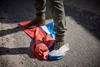 Zranění okupanti umírají na Ukrajině bez péče. Nemocnice nezvládají nápor