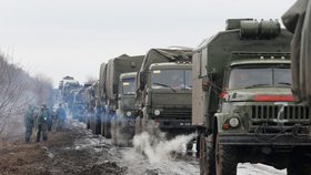 Russian army convoy in Luhansk / Ruská vojenská kolona v Luhansku (27. 2. 2022)