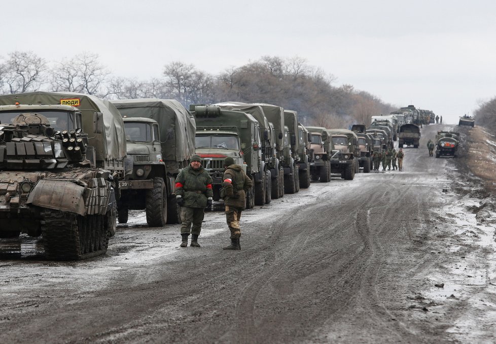 Ruská vojenská kolona v Luhansku (27. 2. 2022)