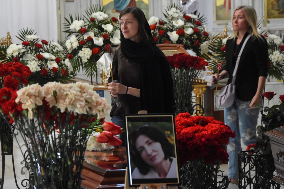 Pohřeb Kiry (3 měs.), její matky Valerije (28) a babičky Ludmily (54), které zemřely při ostřelování. (27. 4. 2022)