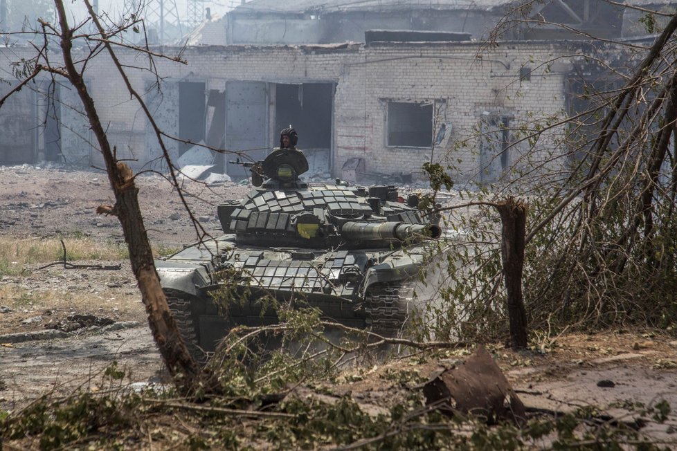 Ukrajinský tank v Severodoněcku. (20. 6. 2022)