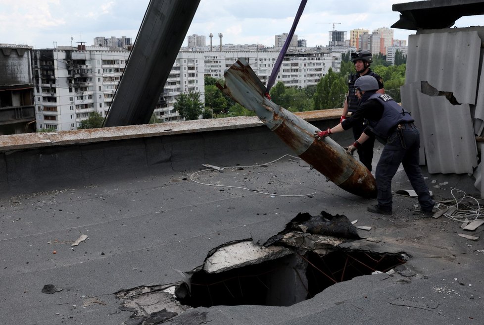 Přesun bomby v Charkově. (23. 6. 2022)