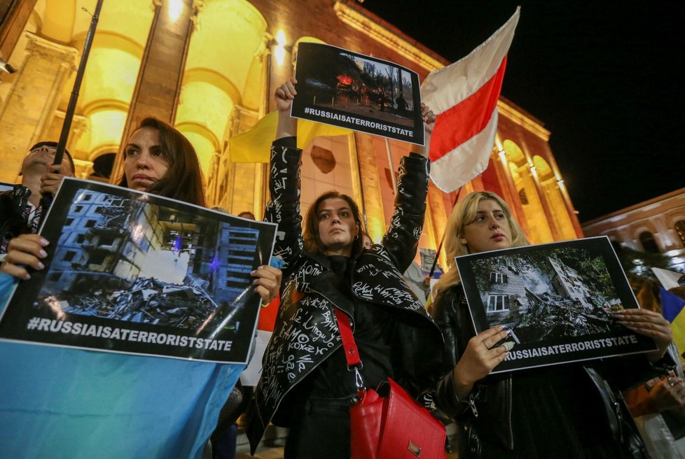 Protesty proti Rusku v Tbilisi (10. 10. 2022)