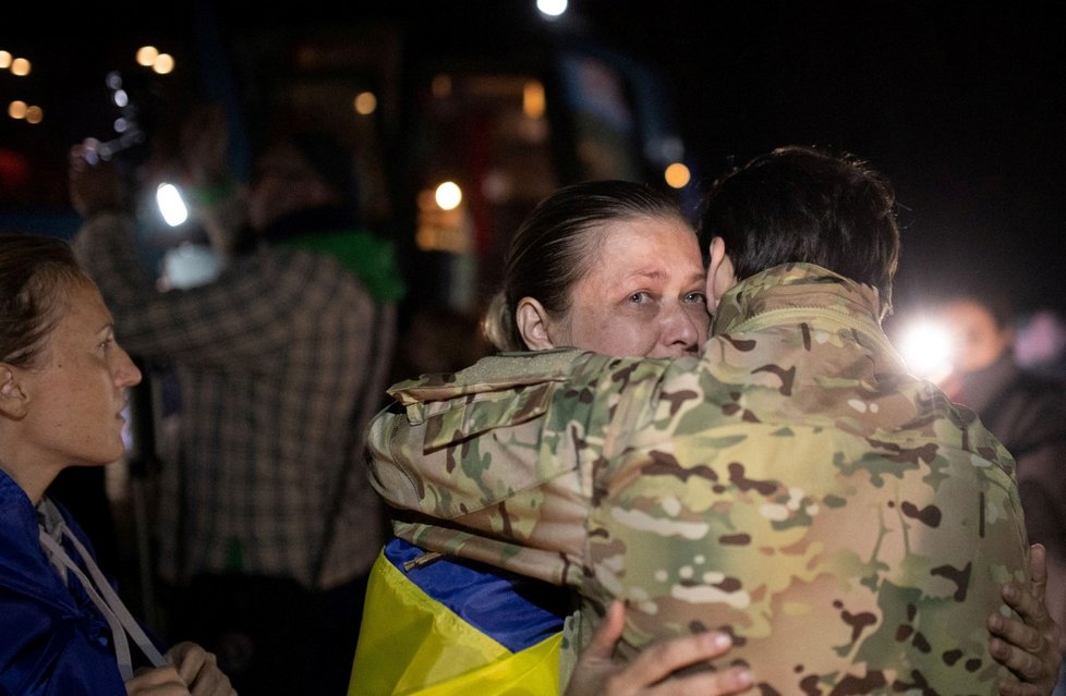 Rusko a Ukrajina si vyměnily 218 zajatců, na Ukrajinu se vrátilo 108 žen. (17. 10. 2022)