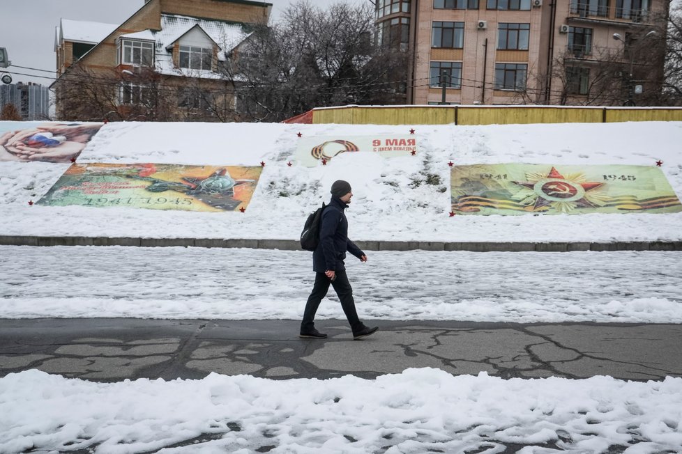 Výstava ruských propagandistických plakátů v Kyjevě (22. 11. 2022)