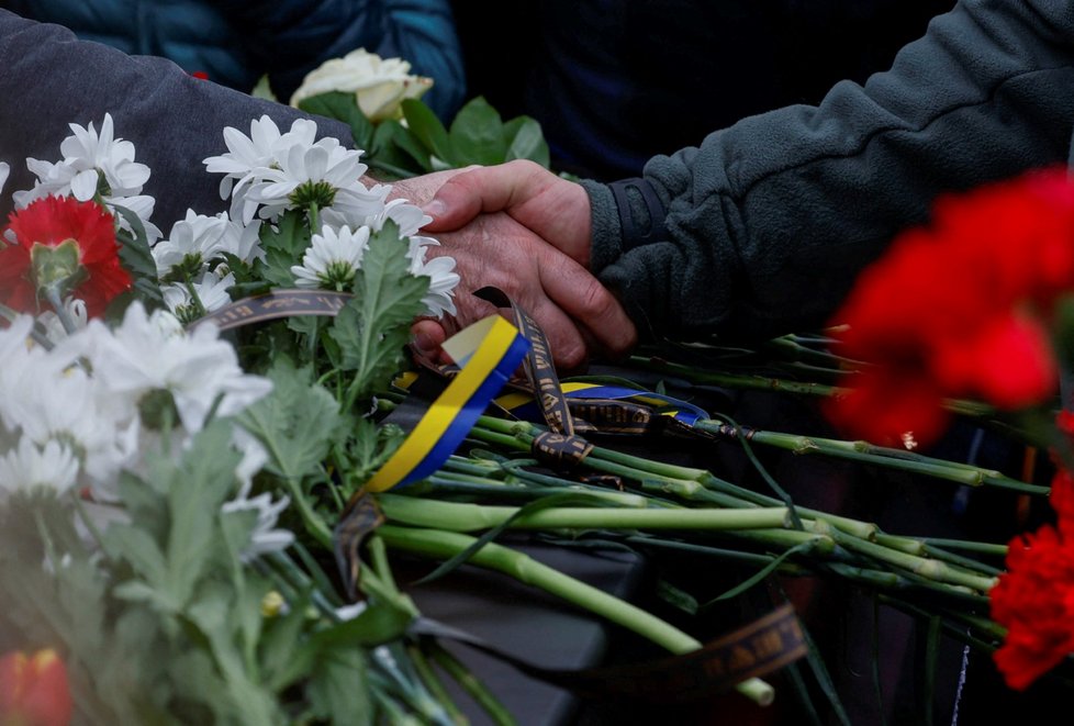 Pohřeb ukrajinských sabotérů, kteří se chtěli dostat do Ruska.