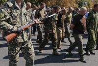 Krize na Ukrajině: Vojáci vyšli z obklíčení povstalců!