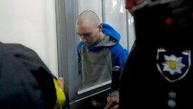 První soud s ruským vojákem na Ukrajině: Vadim měl zastřelit civilistu. (13. 5. 2022)