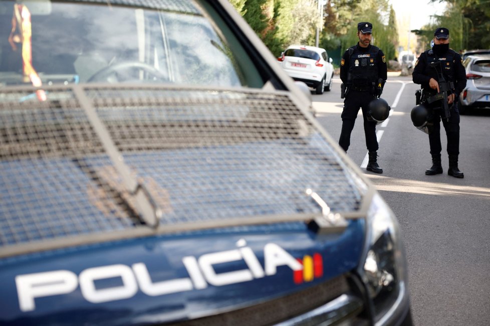 Policie u ukrajinské ambasády v Madridu