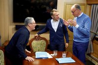 Brali kokain? Video Macrona a Merze rozvířilo spekulace. Dílo propagandy, vzkazují Francouzi