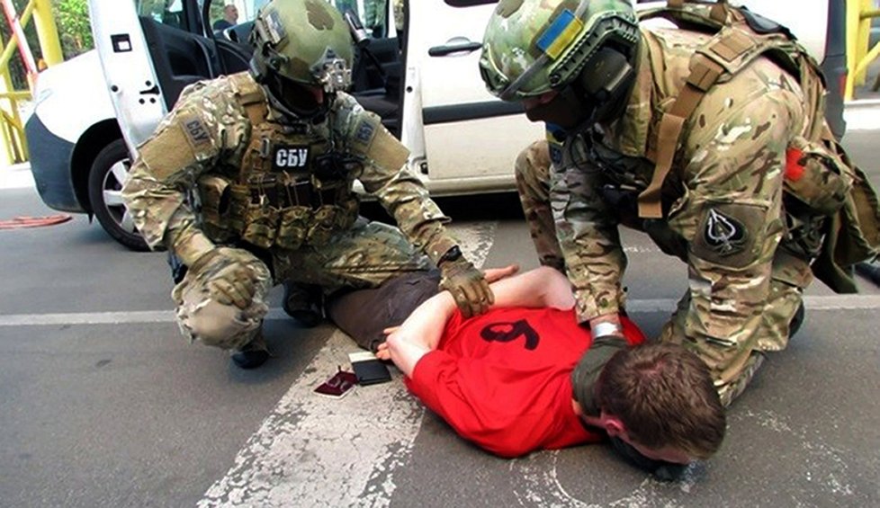 Terorista prý chystal 15 útoků na fotbalovém šampionátu, zadrželi ho Ukrajinci