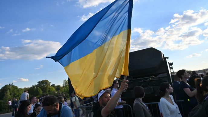 Ukrajinci vystavují zničenou techniku ruských okupantů na pražské Letné