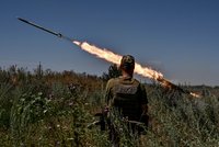 Ukrajinci dostali obávanou kazetovou munici z USA. „Může přinést radikální změnu,“ věří generál