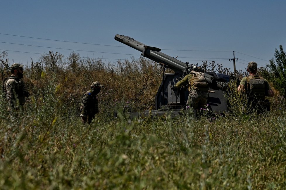 Ukrajinští vojáci s raketometem Partyzan v Záporožské oblasti (13. 7. 2023).