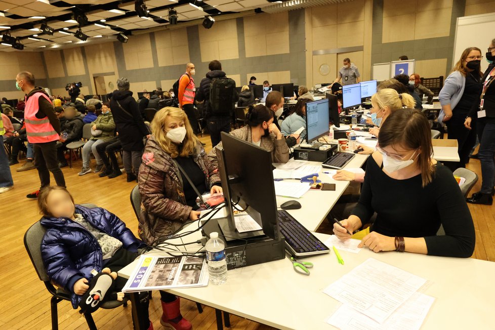 Váleční uprchlíci z Ukrajiny v Krajském asistenčním centru pomoci Ukrajině hl. m. Prahy a Středočeského kraje. (10. března 2022)