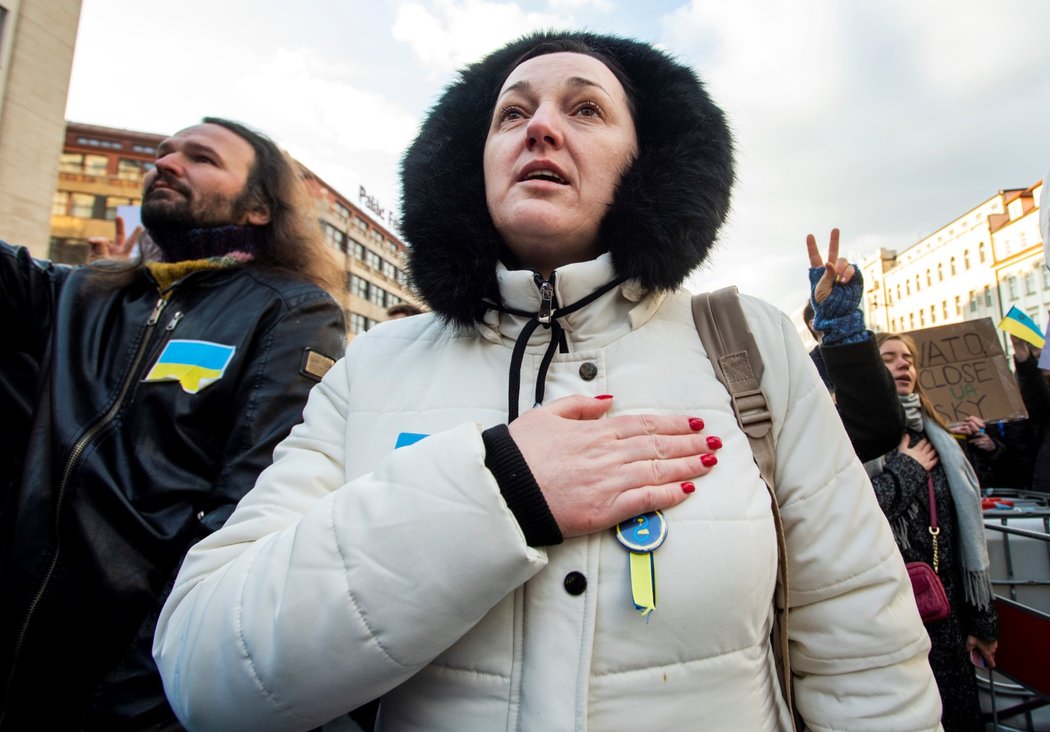 Až 80 tisíc lidí demonstrovalo na Václavském náměstí proti ruské invazi na Ukrajině