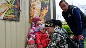 Válka na Ukrajině: Evakuace z města Kramatorsk v Doněcké oblasti (17.4.2022)