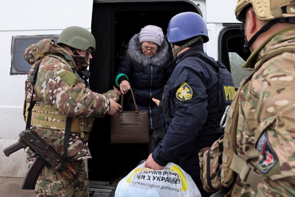 Evakuace obyvatel v Donětské oblasti (1. 4. 2023)