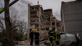 Odklízení škod po ruském útoku v Černihivu (17.4.2024)