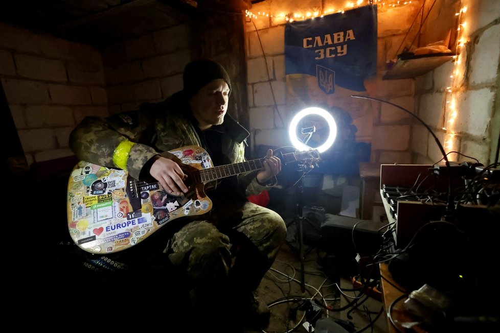Takto slavili příchod nového roku ukrajinští vojáci v Doněcké oblasti (1.1.2023)
