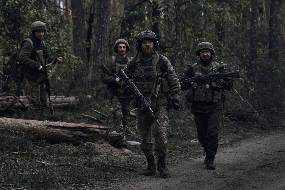 Ukrajinští vojáci u obce Kreminna v Luhanské oblasti (9.5.2023)