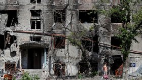 Zničená budova v Mariupolu. (29. 6. 2022)