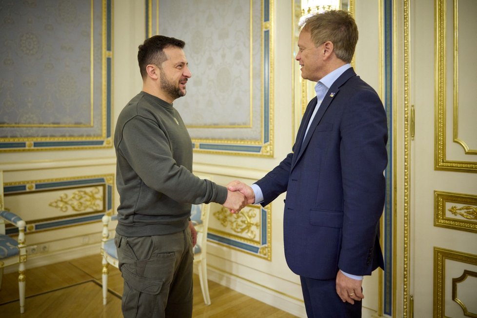 Ukrajinský prezident Zelenskyj a britský ministr obrany Shapps se účastní setkání v Kyjevě (27.9.2023)