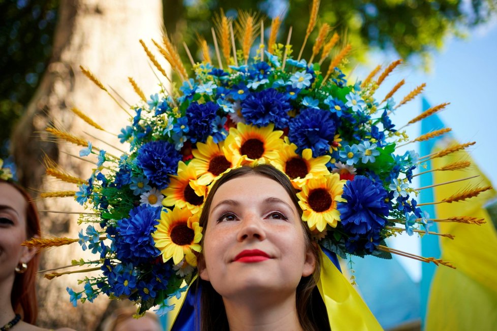 Ukrajinci v Praze slavili Den nezávislosti a připomněli si i smutného půl roku ruských válečných hrůz.