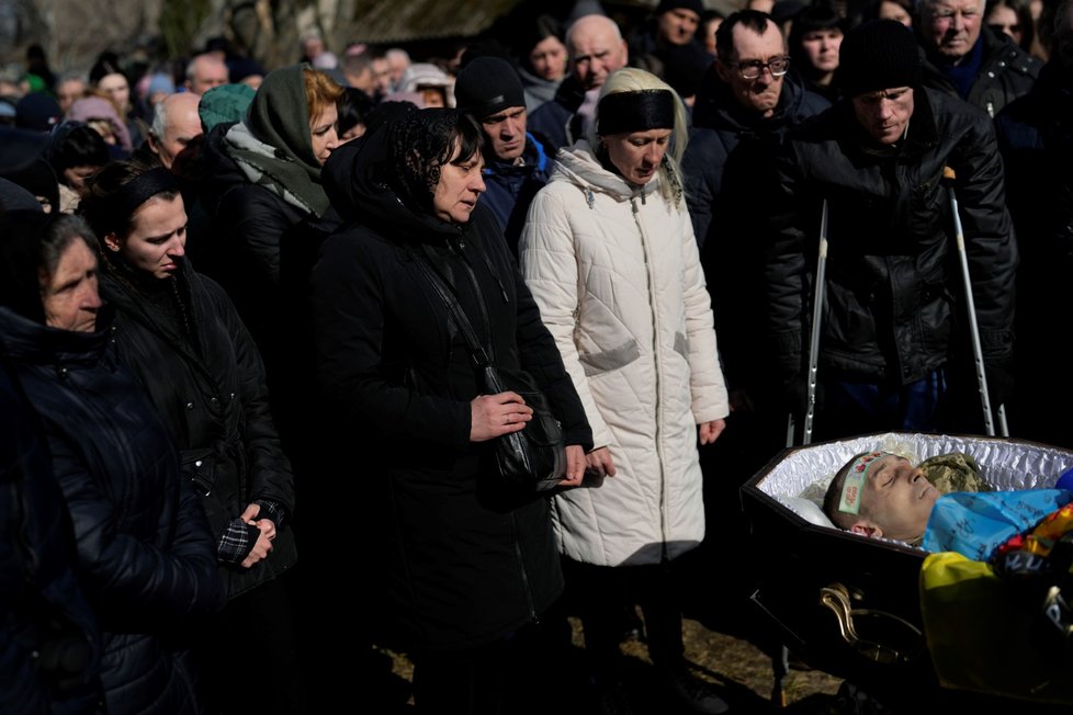 Pohřeb ukrajinského vojáka, který padl v boji o Bachmut