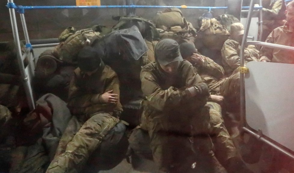 Válka na Ukrajině: Ukrajina vzdala boj o Azovstal, poslední vojáci již opouští komplex (20. 5. 2022)