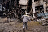 „Pro nás je to druhá frontová linie.“ Pracovníci elektrárny chodí do práce i přes masivní útoky