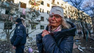Ukrajina obrazem: Videa s následky ruské invaze i falešné záběry z jiných válek začínají plnit sociální sítě