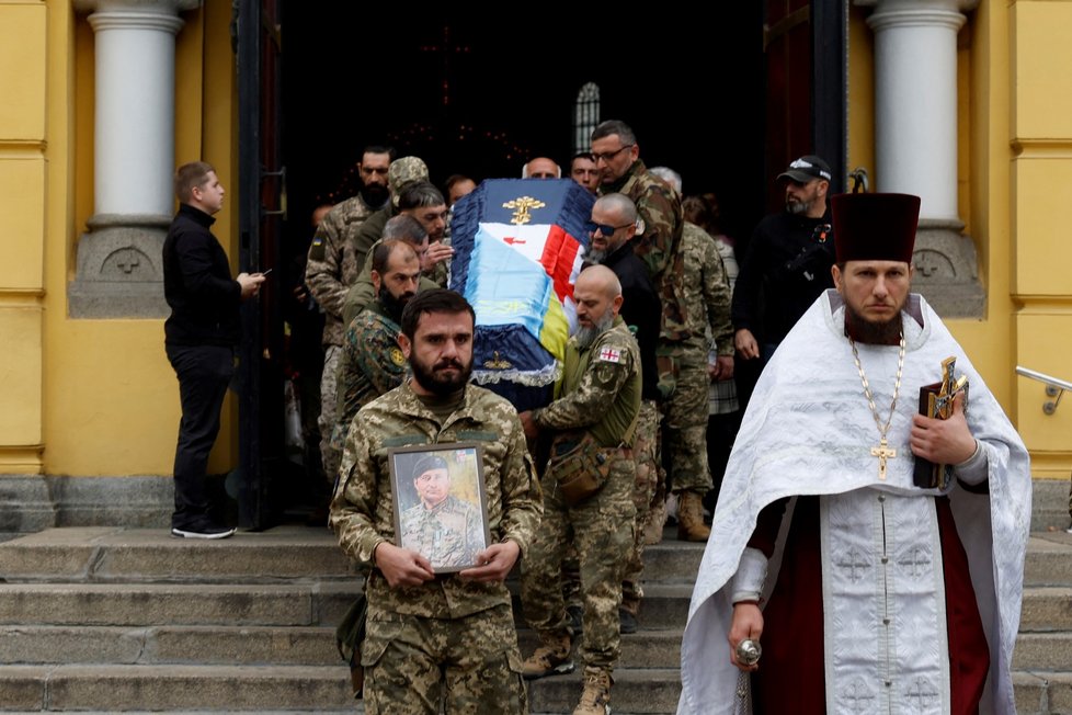 Pohřeb gruzínského dobrovolníka Edishera Kvaratskhelia, který zahynul při ruském útoku, Kyjev (13. 10. 2022)