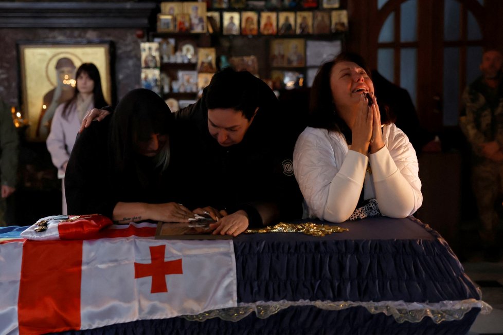Pohřeb gruzijského dobrovolníka Edishera Kvaratskhelia, který zahnyul při ruském útoku, Kyjev (13. 10. 2022)