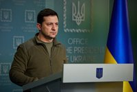 Zelenskyj: Ukrajina zůstala proti ruské armádě sama, všichni se bojí. Jsem cíl číslo 1